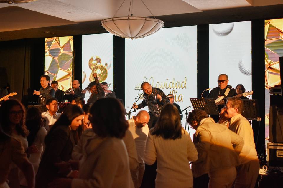 Música en vivo creando momento