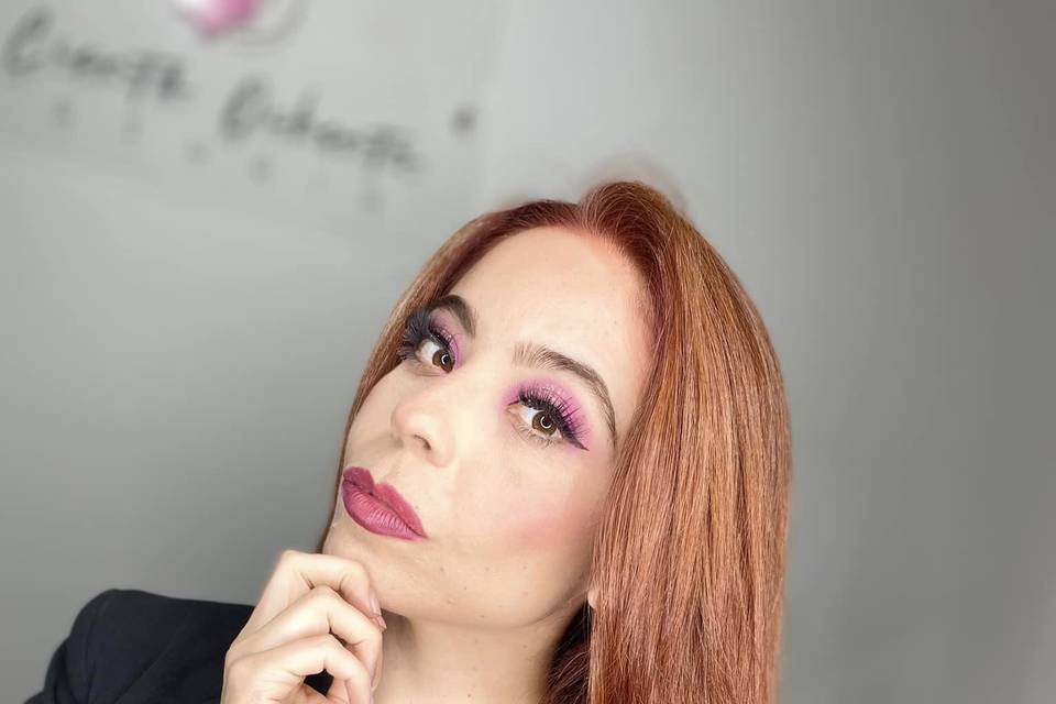 Maquillaje y peinado