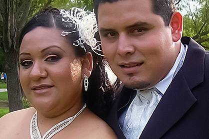 Los novios en el jardín