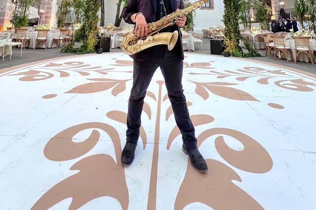 Román Darma, saxofonista