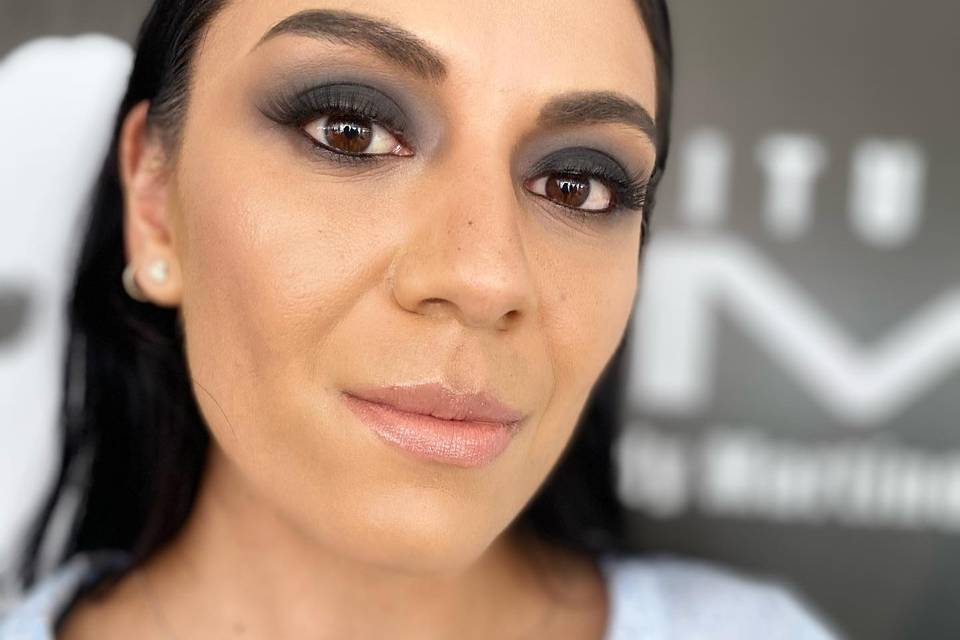 Bruna Hyseni Makeup Studio