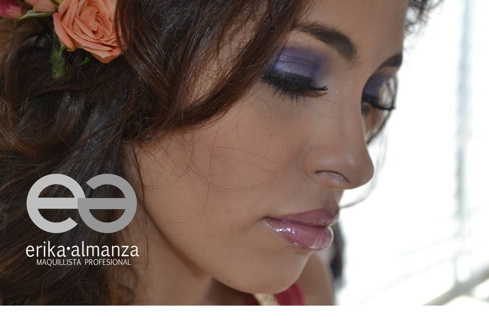 Maquillaje en violetas