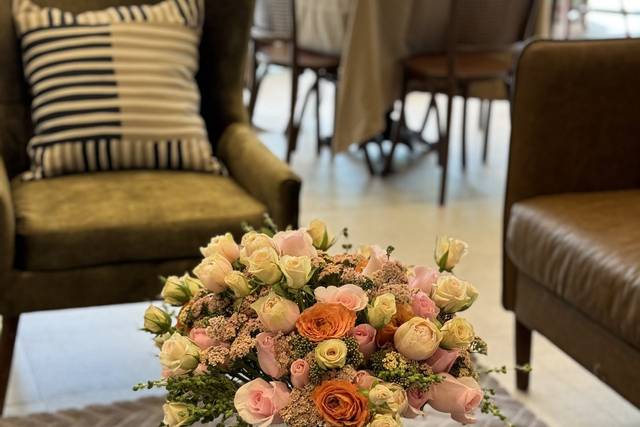 Arreglo de mesa con rosas