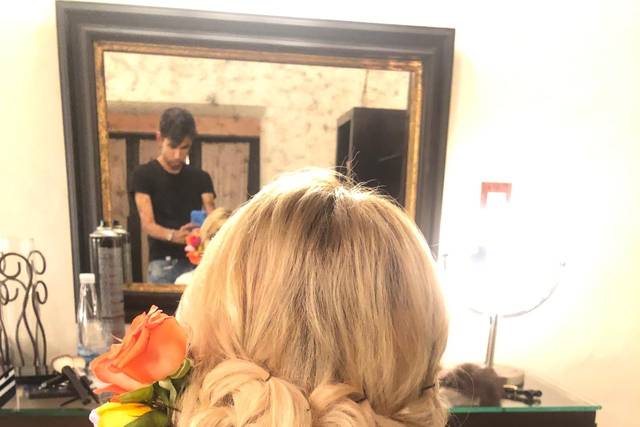 Recogido romántico con flores