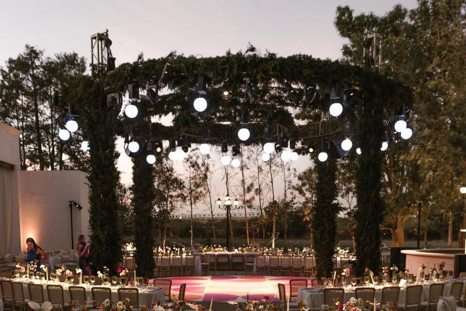 Mesas con flores para eventos