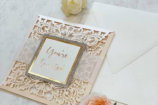 Invitación en relieve laminado