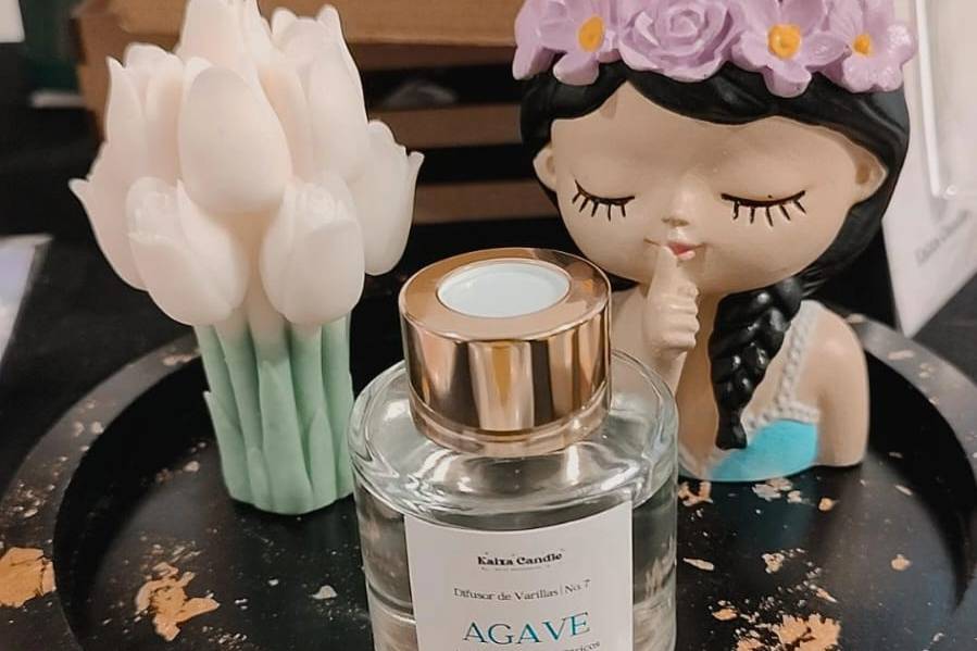 Muñeca Isis + vela + difusor