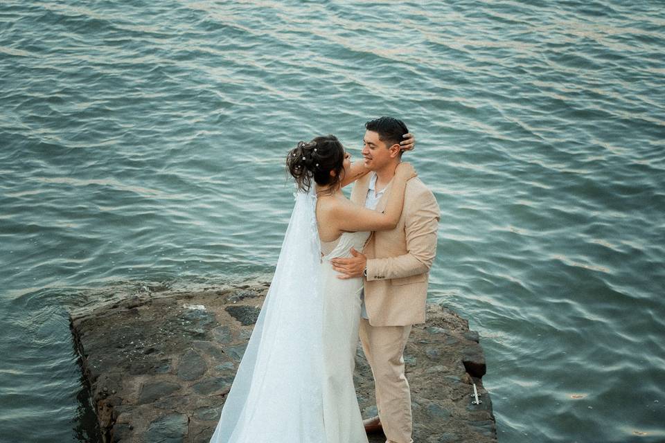 Novios en el mar