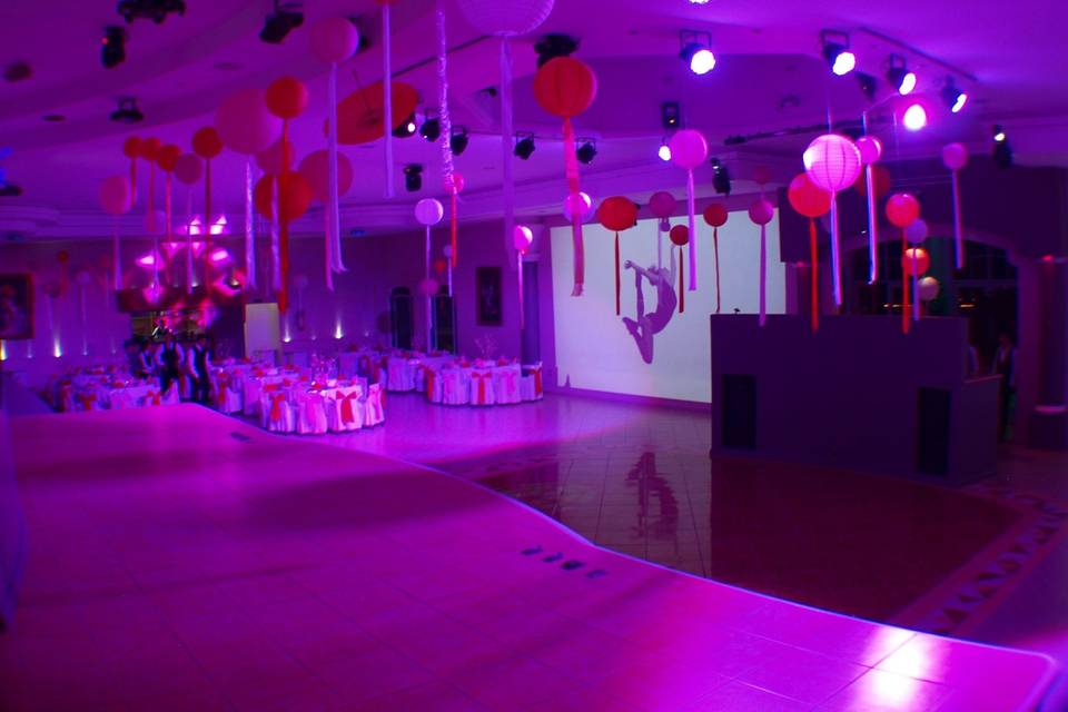 Espacio moderno para festejos nupciales