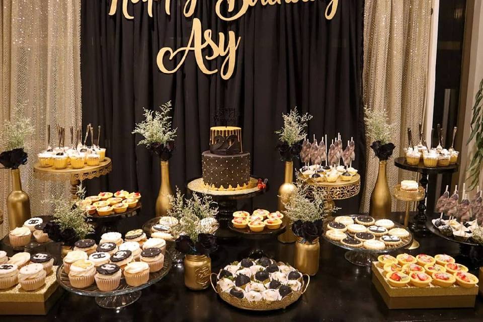 Mesa de postres/ dessert table