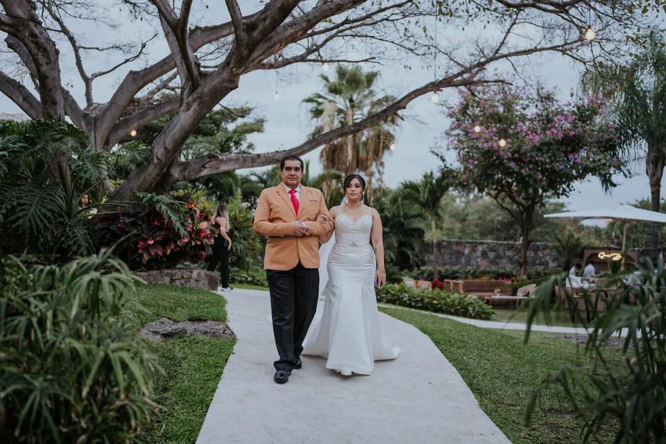 El camino al altar se recorre