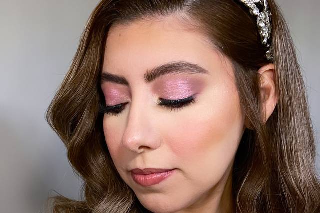 Maquillaje de novia y peinado  suelto con ondas