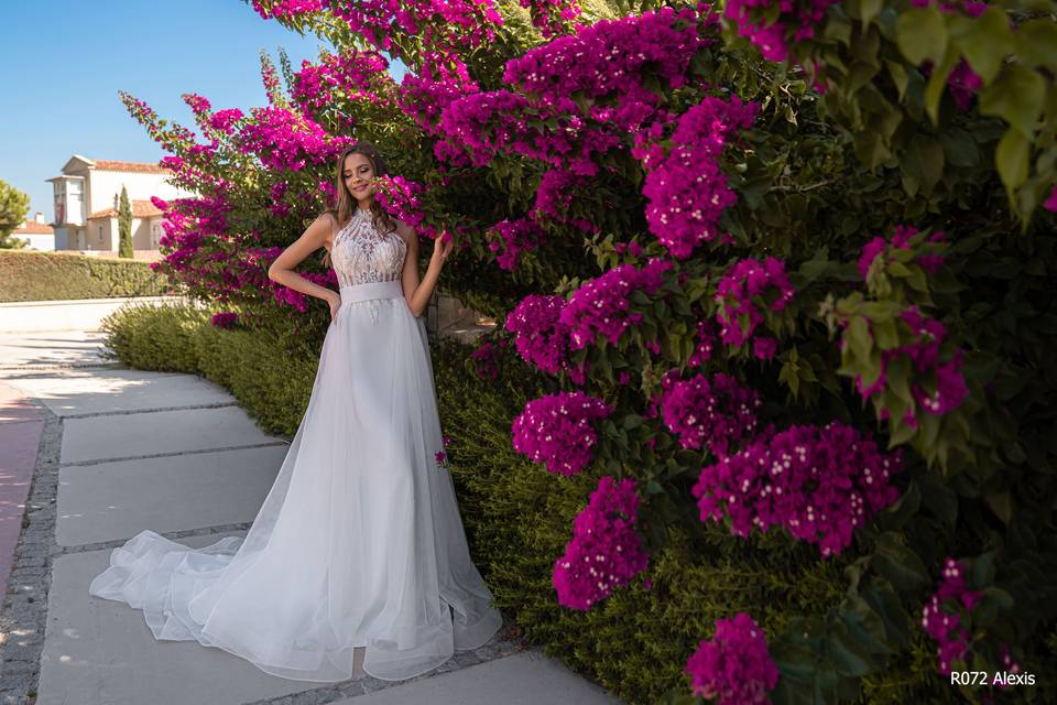 Novia en un jardín