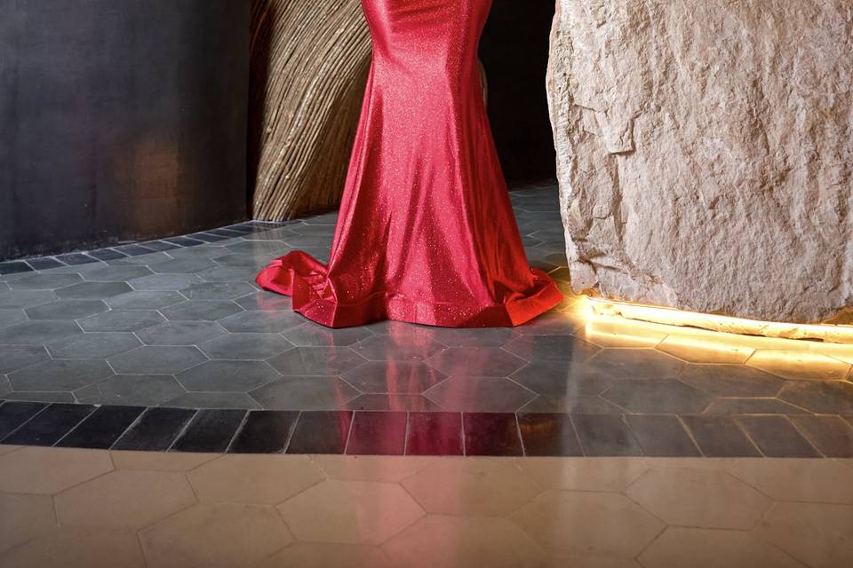 Vestido recto rojo brilloso