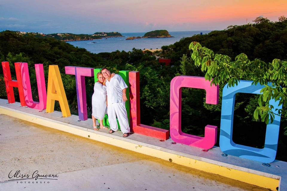 Icono de Huatulco en pareja