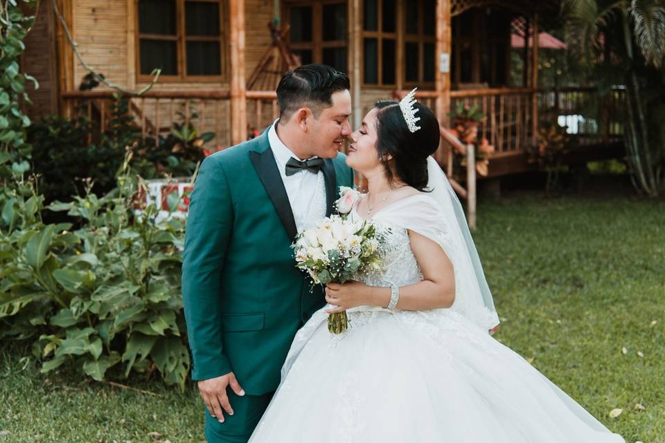 Beso de novios