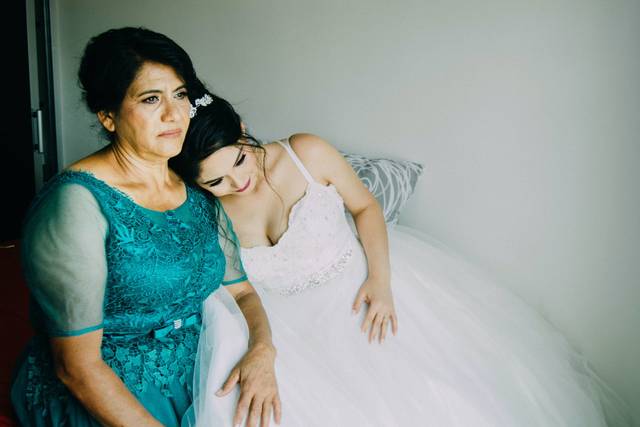 Mom y bride