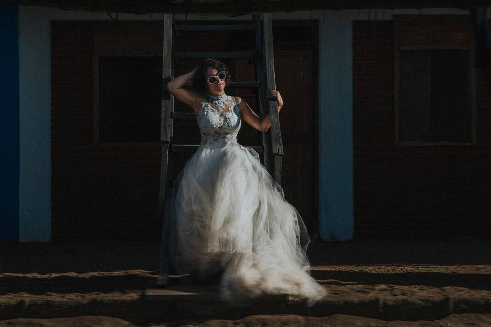 Ella con el sol