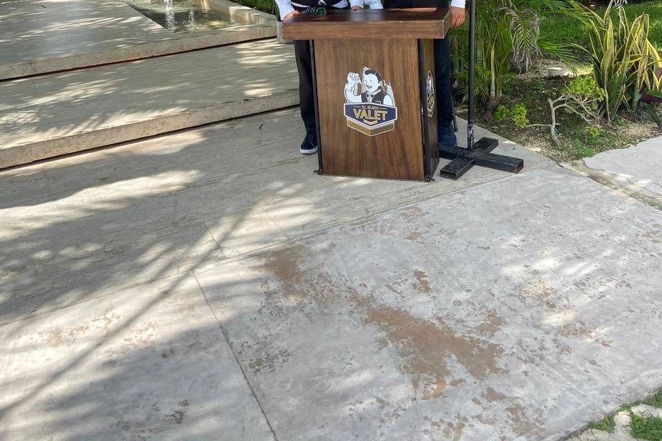 El Buen Valet