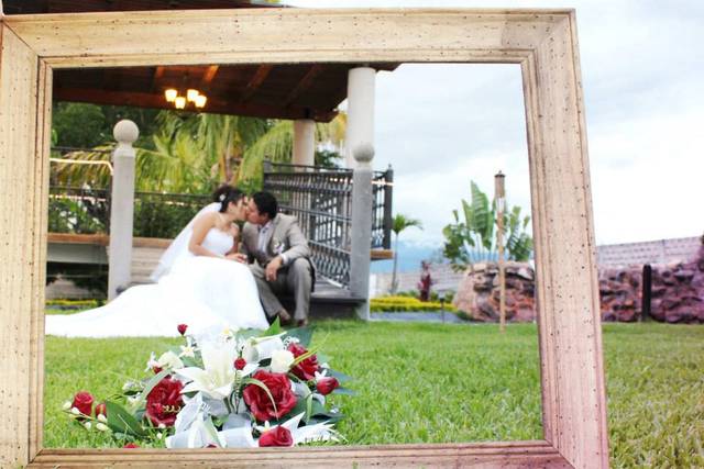 La felicidad de los novios