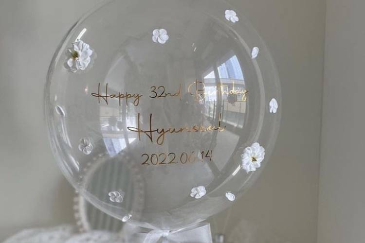 Globo burbuja con flores
