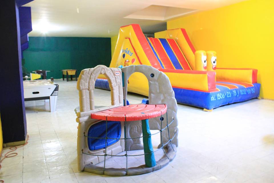 Área de juegos infantiles