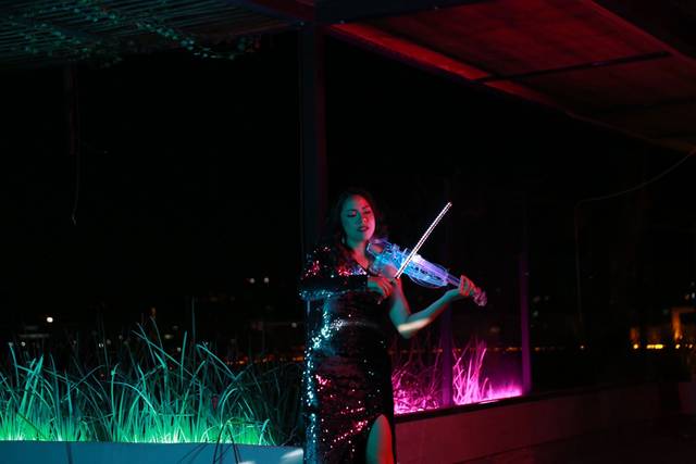 Violin Girl Show
