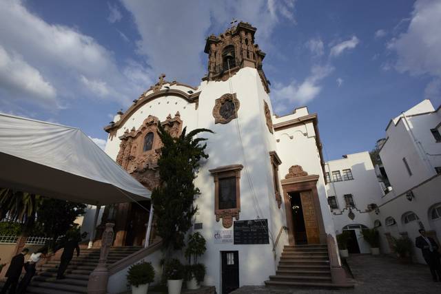 La iglesia